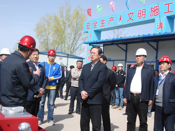廊坊市委書記趙世洪視察集團公司廊坊精雕數控機床制作基地項目